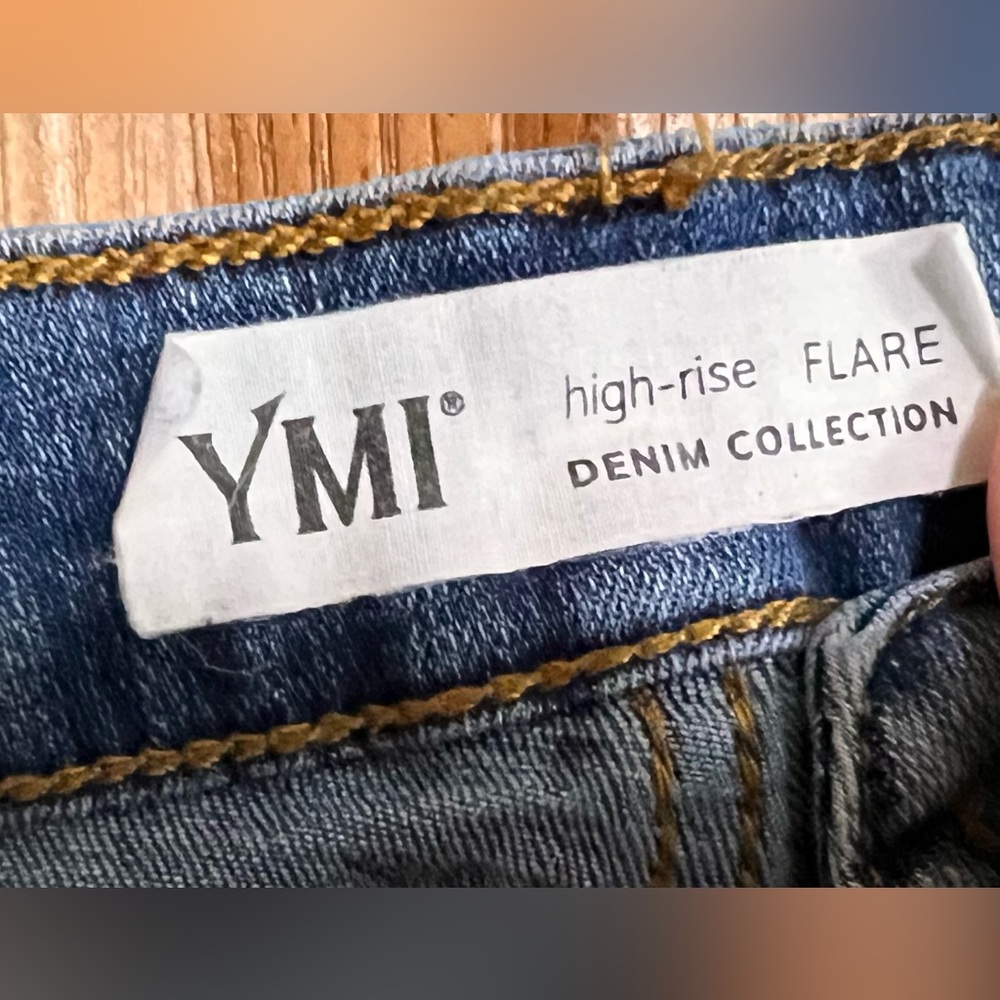 YMI Women's Straight Leg Jeans in Medium Blue Wash #124B - Picture 5 of 8